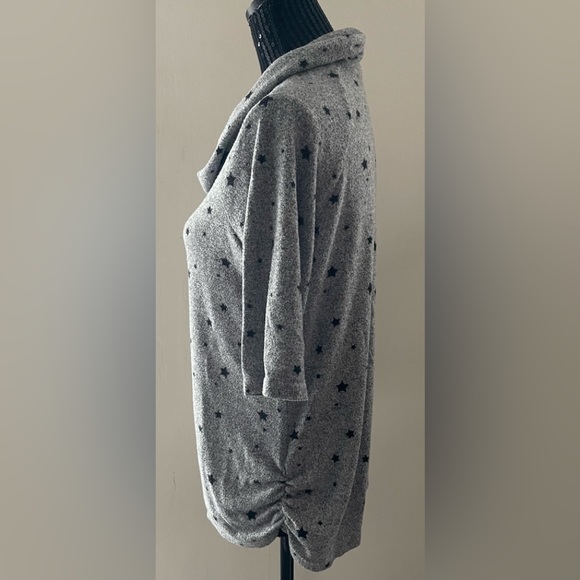 Coin 1804 Grey & Black Star Stretchy Top Size Medium - Picture 3 of 10